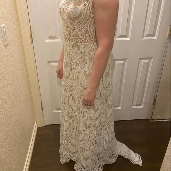 Boho lace wedding dress with beading - Picture 2 of 7